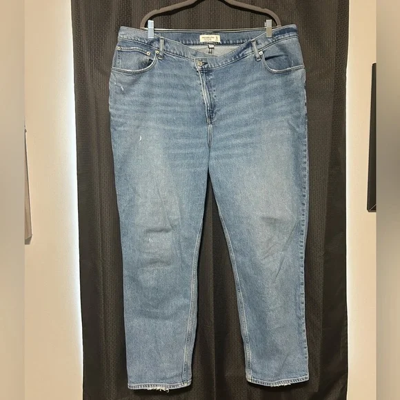 Abercrombie and Fitch Curve Love Ultra High Rise 90s Straight Jean Women’s Sz 20 - Picture 2 of 8